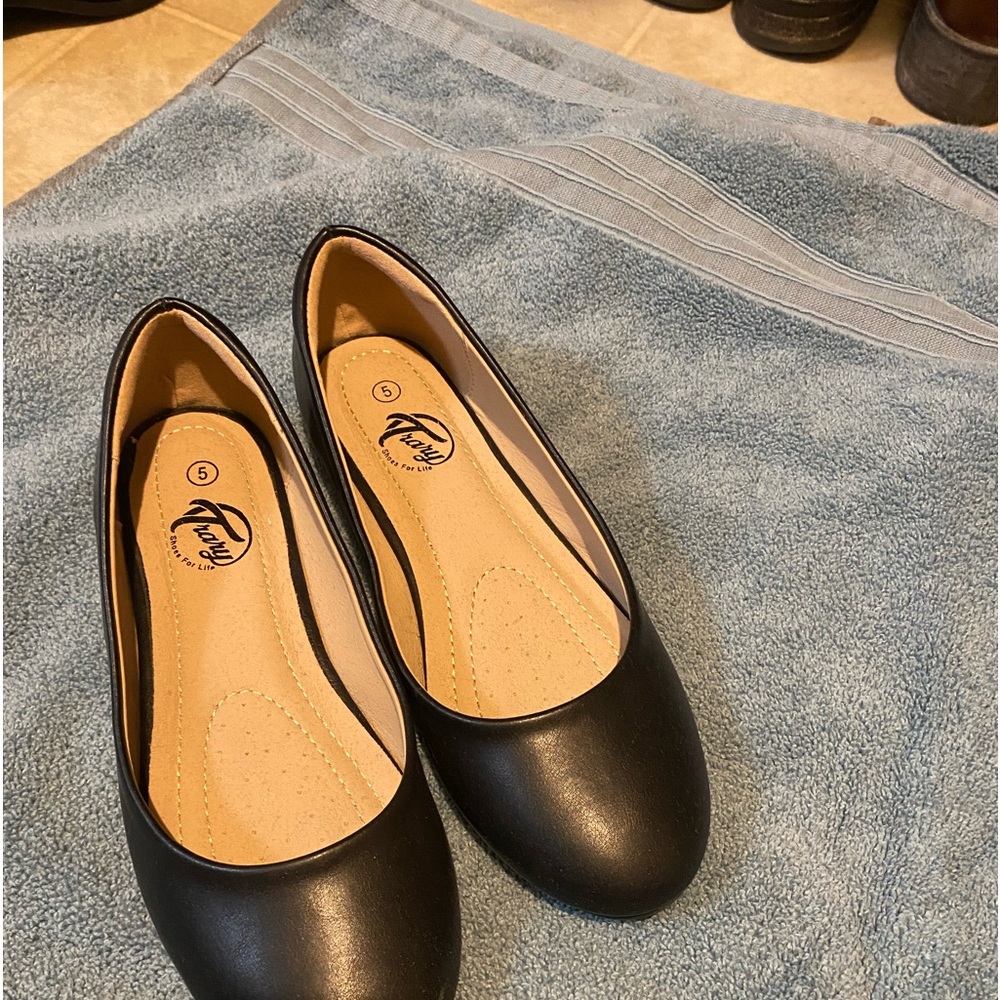 Women’s shoes